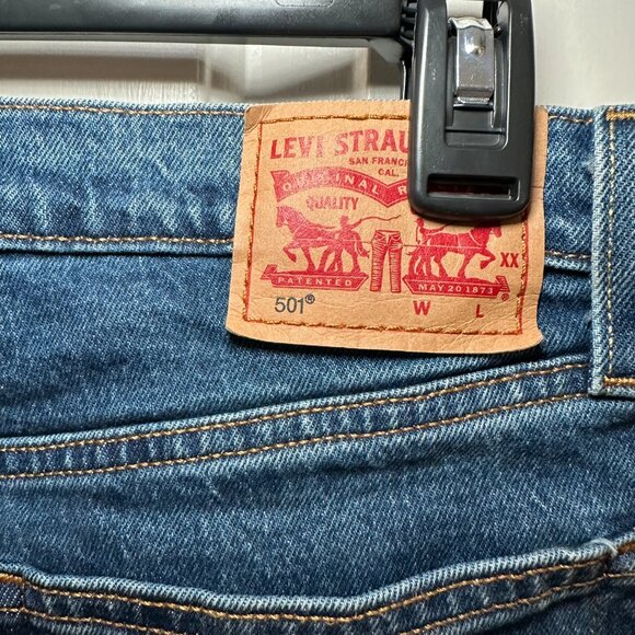 Levi's 501 medium wash - Picture 2 of 8